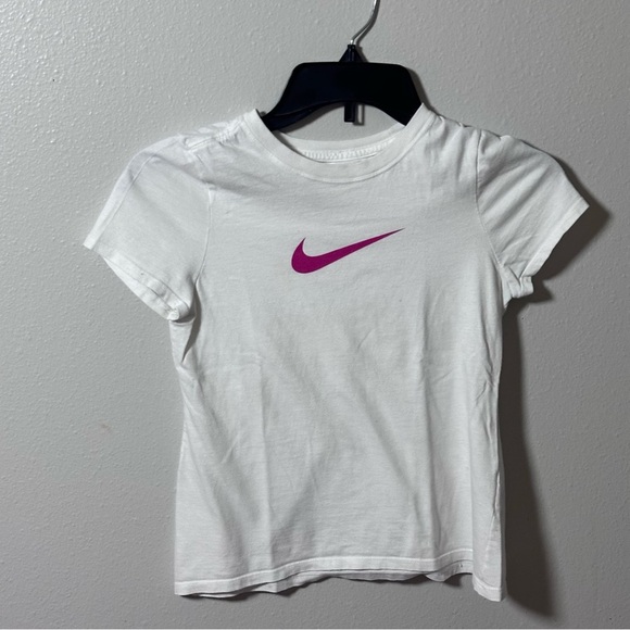 Nike The Nike Tee Kids White T-Shirt Athletic Cut Girls size M. - Picture 2 of 5